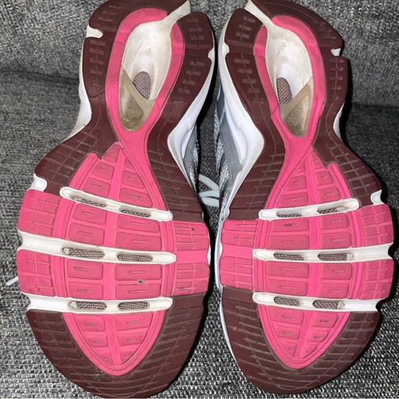 Women’s Adidas Attune Size 6.5 - Picture 10 of 15